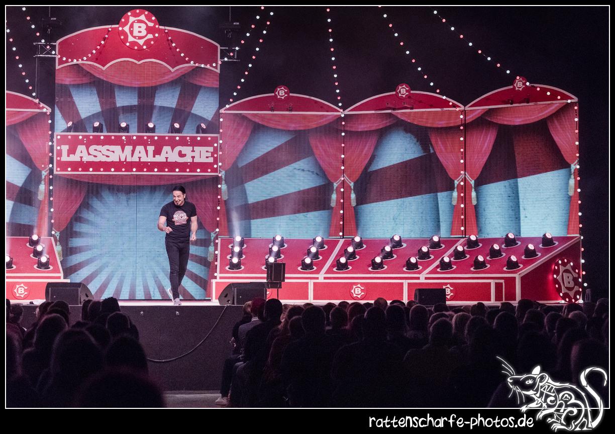 Bülent Ceylan Wie Lange Dauert Die Show 2018-12-01 Bülent Ceylan in Berlin / Tempodrom